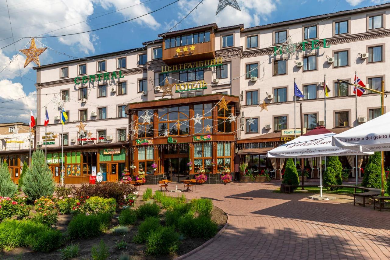 Centralny Hotel Krivoy Rog Ngoại thất bức ảnh