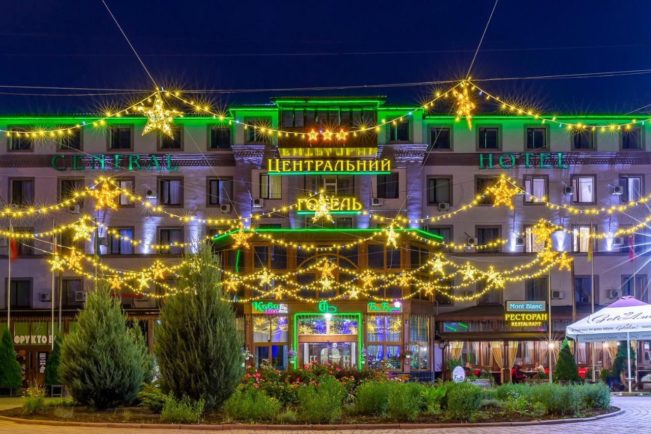Centralny Hotel Krivoy Rog Ngoại thất bức ảnh