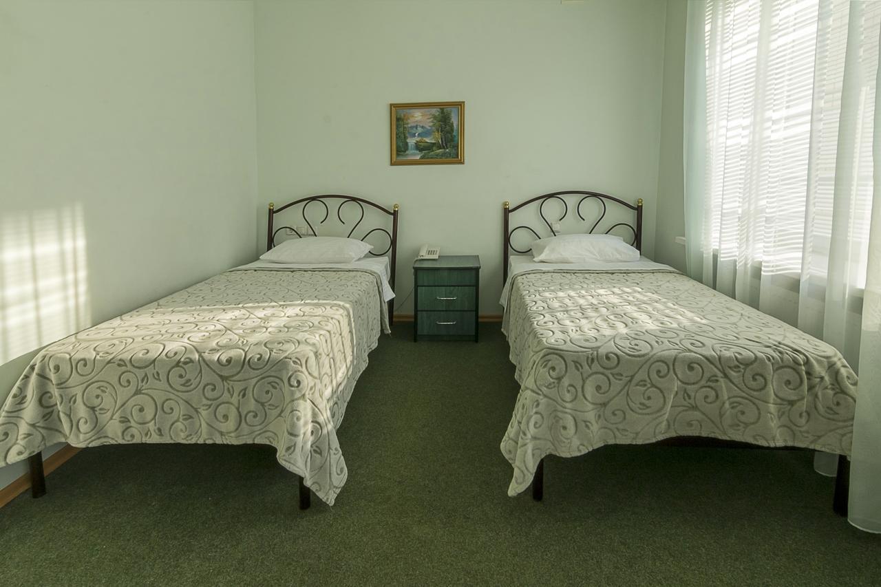 Centralny Hotel Krivoy Rog Ngoại thất bức ảnh